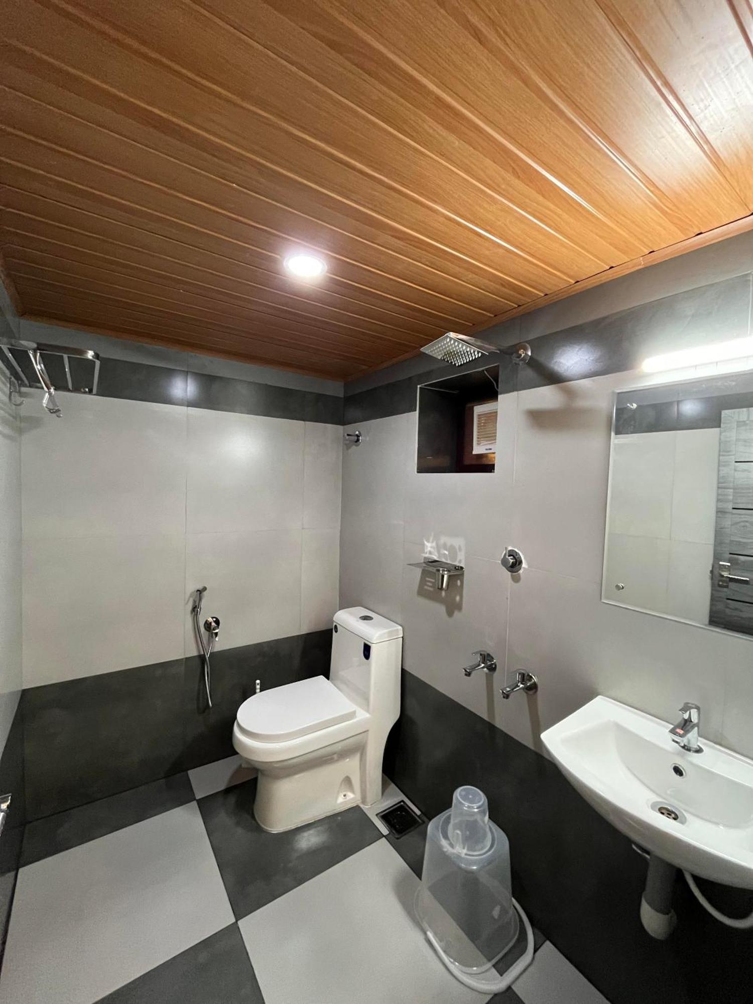 Kovilakam Achutham Guruvayur Bagian luar foto