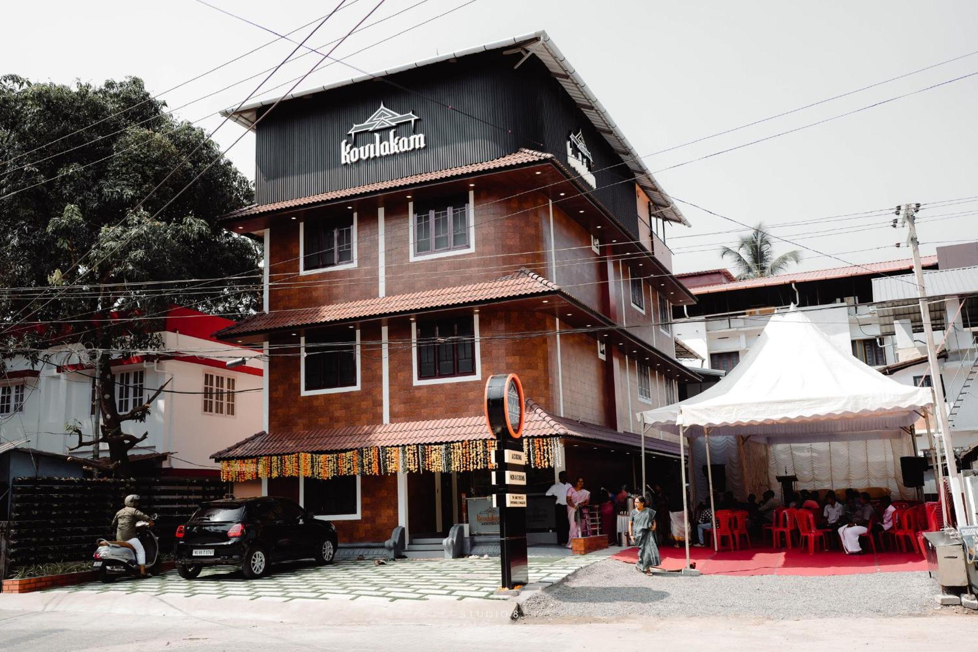 Kovilakam Achutham Guruvayur Bagian luar foto