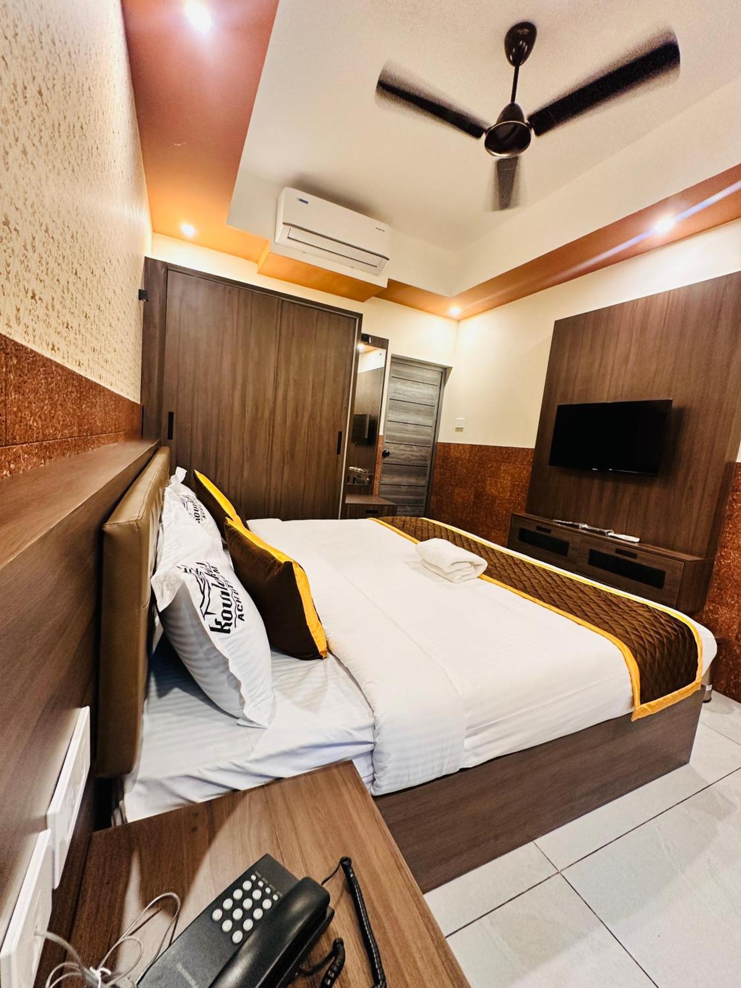 Kovilakam Achutham Guruvayur Bagian luar foto